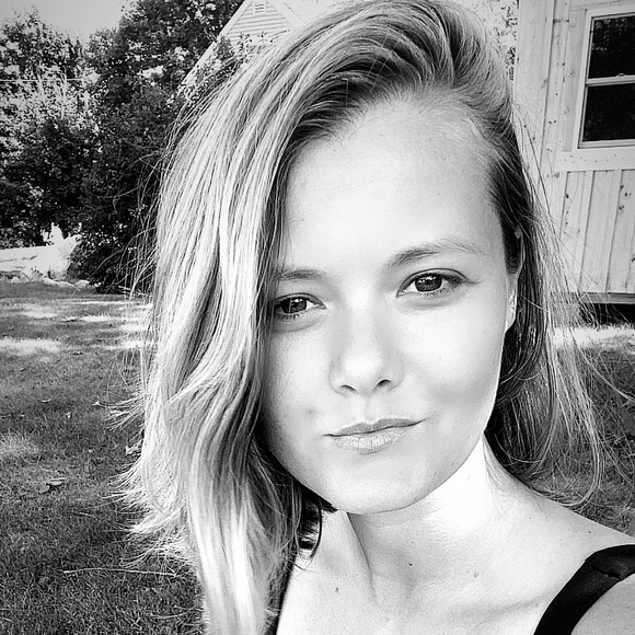 Meet your Posher, Amy - Picture 1 of 1